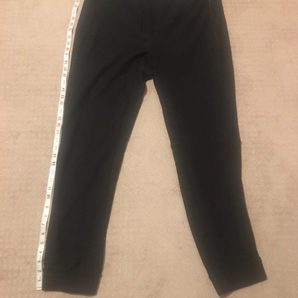 Falls Creek Men’s Size L.Black with two front zipper pockets. - Picture 4 of 4
